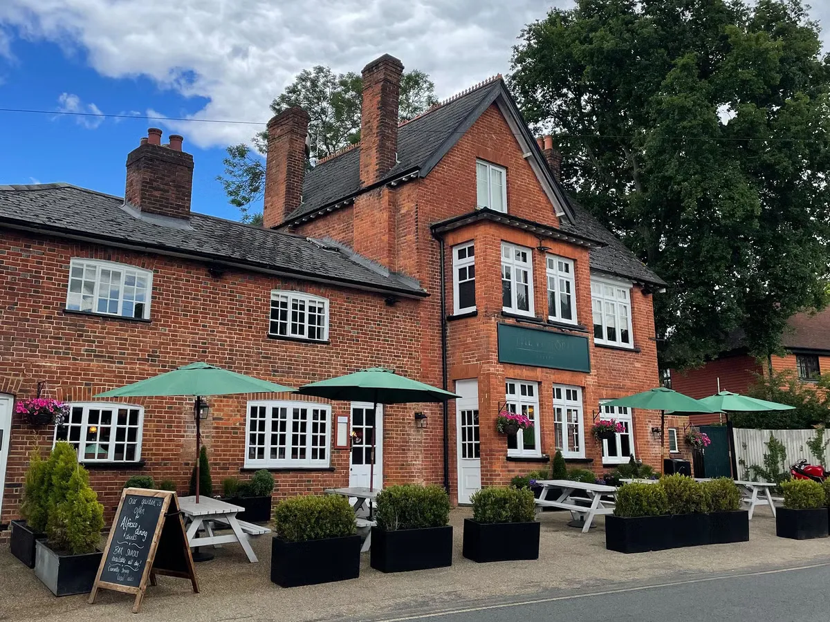 The Victoria Oxshott’s bright, welcoming dining room